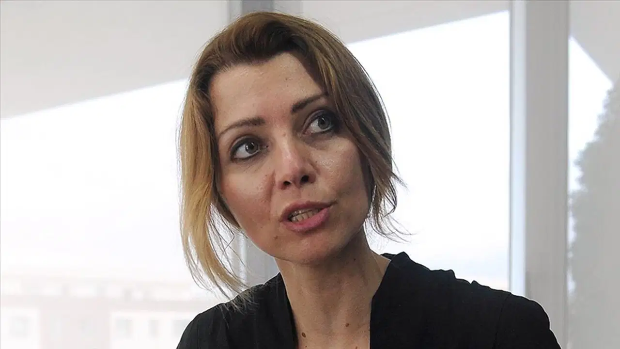 Gazetemiz yazarı Mine Kırıkkanat dava açmıştı... Mahkemeden Elif Şafak kararı: 'İntihal var'